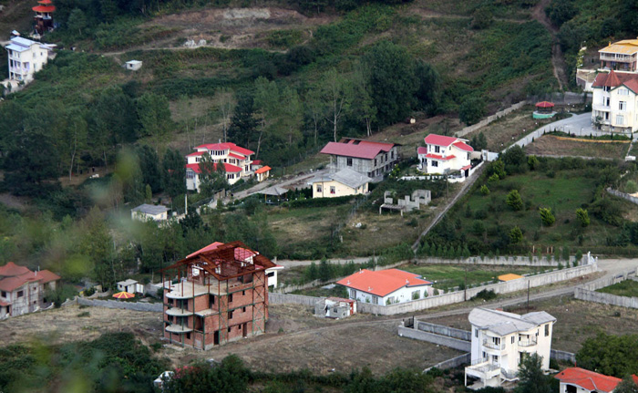 زمین ویلایی کوهستانی